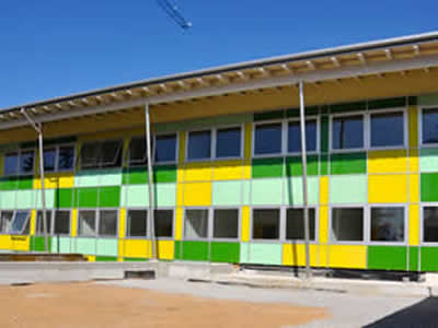 immagine di una facciata di una scuola