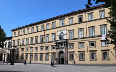 la facciata di Palazzo Ducale, sede dalla conferenza internazionale